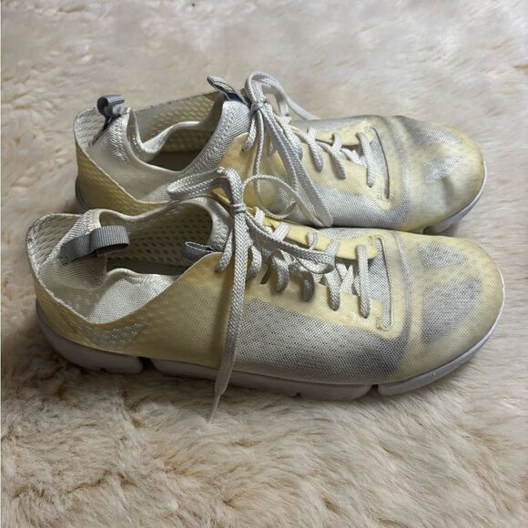 Womens CLARKS Trigenic Cream Lace Up Sneakers size 10 - Picture 6 of 7